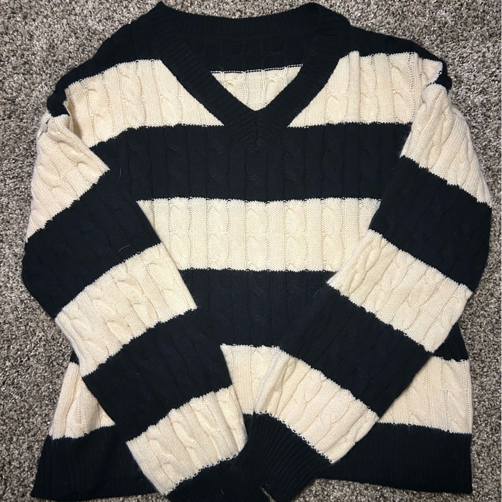 v-neck black and white striped sweater